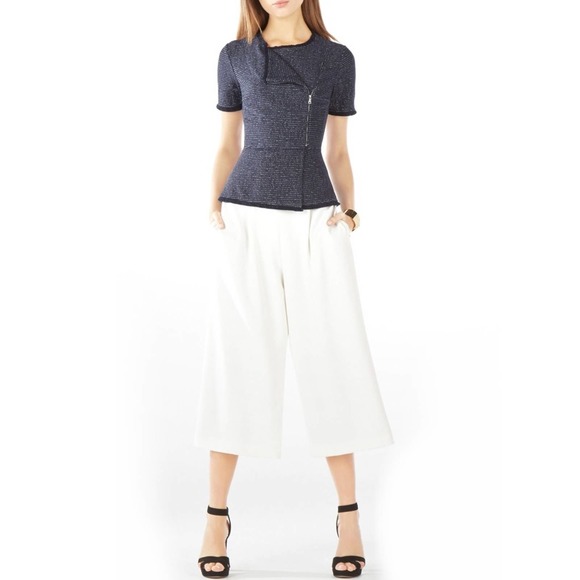 BCBGMAXAZRIA | Viviayne Blue Zip Front Peplum Top - Picture 4 of 16